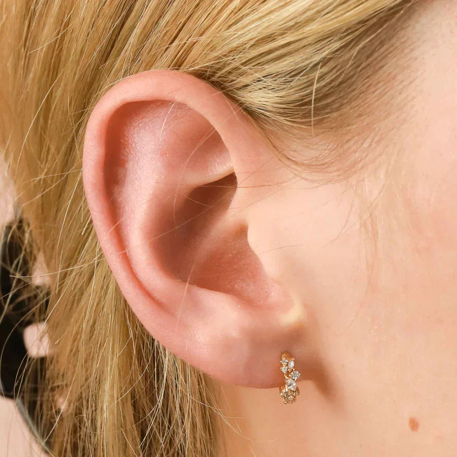 Aretes Huggies Clúster de Cristal | Oro